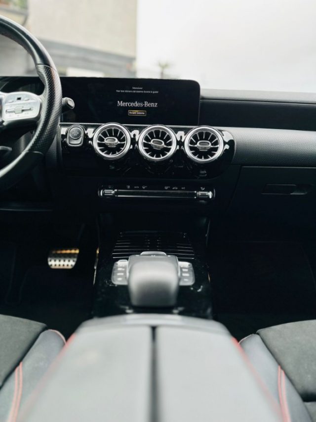 Mercedes-Benz A 200 d. -41% DAL NUOVO Premium AUT.+AMG+TETTO+CERCHI 19 - foto 2 di 4