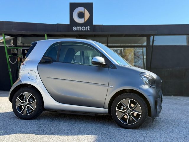 smart forTwo EQ Passion SOLO KM. 7.751 DIREZIONALE FABBRICA usato a CASERTA