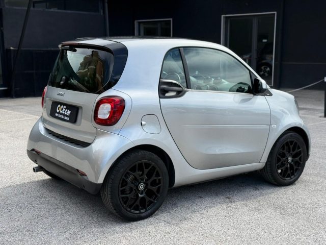 smart forTwo 90 PRIME TWINAMIC +PELLE NERA +NAVIG.+PACK SPORT - foto 3 di 43