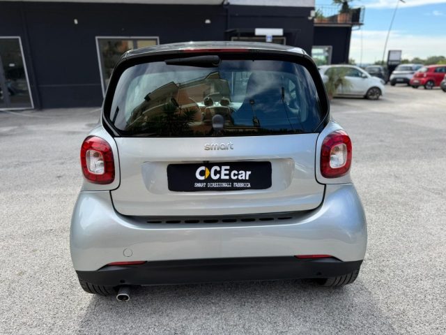 smart forTwo 90 PRIME TWINAMIC +PELLE NERA +NAVIG.+PACK SPORT - foto 4 di 43