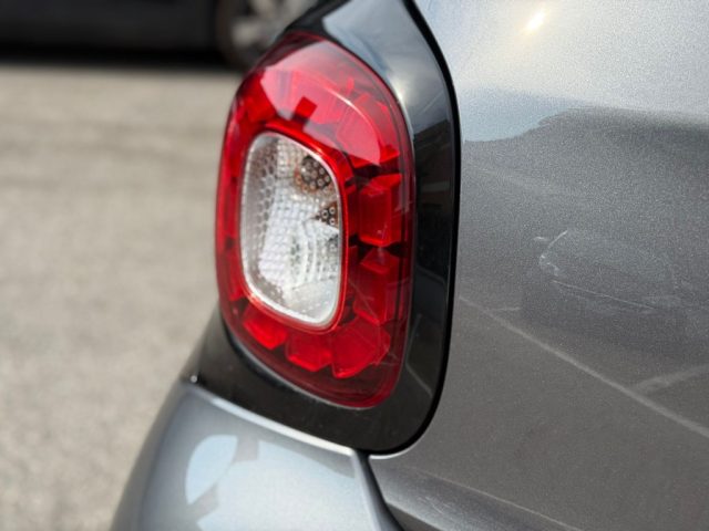 smart forFour 90 AUT. PASSION+TETTO APR.+UNICO PROP.+NAV. usato a CASERTA