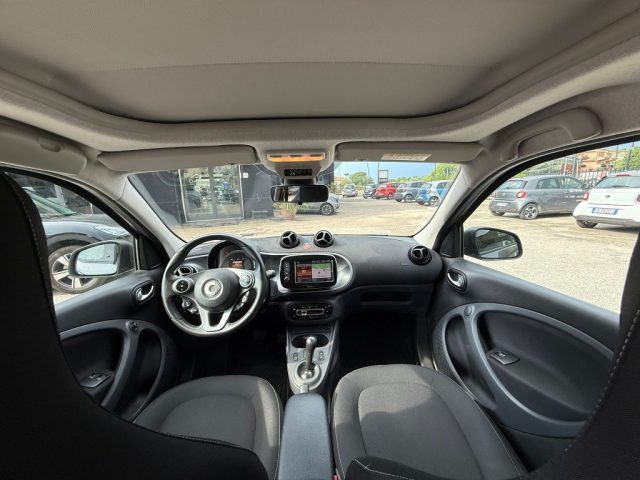 smart forFour 90 AUT. PASSION+TETTO APR.+UNICO PROP.+NAV. usato a CASERTA