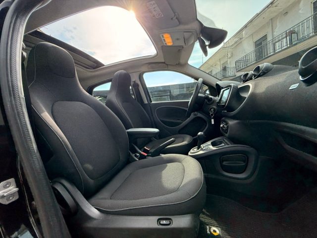 smart forFour 90 AUT. PASSION+TETTO APR.+UNICO PROP.+NAV. usato a CASERTA