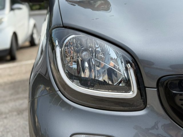 smart forFour 90 AUT. PASSION+TETTO APR.+UNICO PROP.+NAV., del 2017, 53.241 km, in vendita a Caserta (CE)