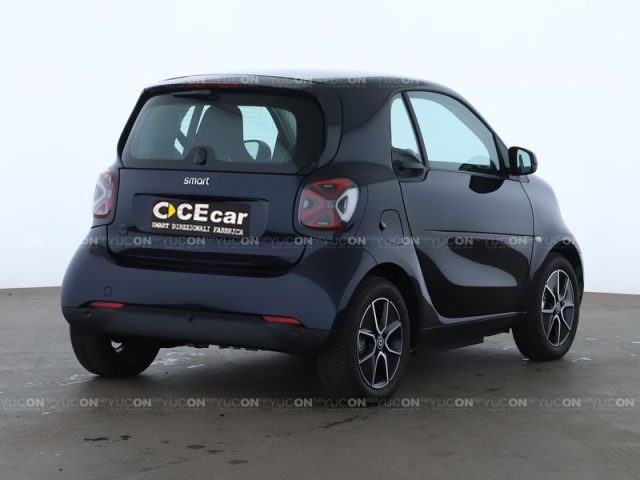 smart forTwo EQ Passion SOLO KM. 957 -59% DIREZIONALE FABBRICA - foto 3 di 4