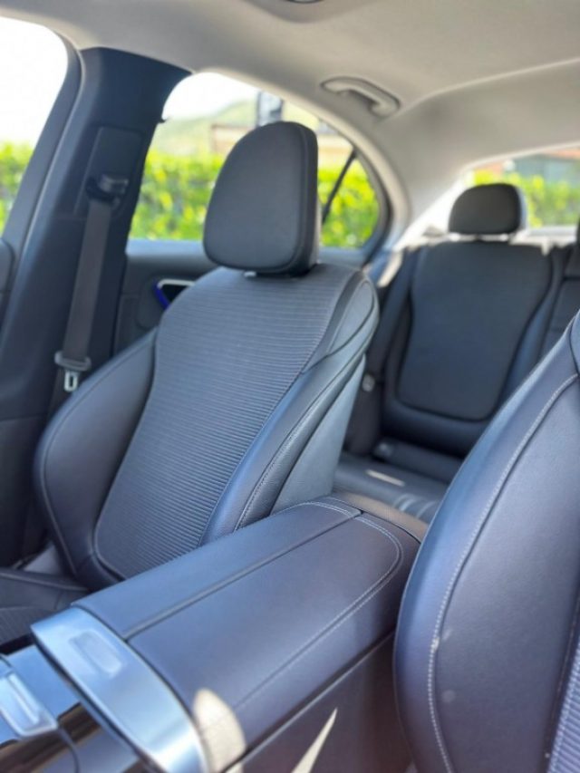Mercedes-Benz C 220 d MILD HYBRID IMMATR. 08.2023 PRONTA CONSEGN, del 2023, 29.207 km, in vendita a Caserta (CE)