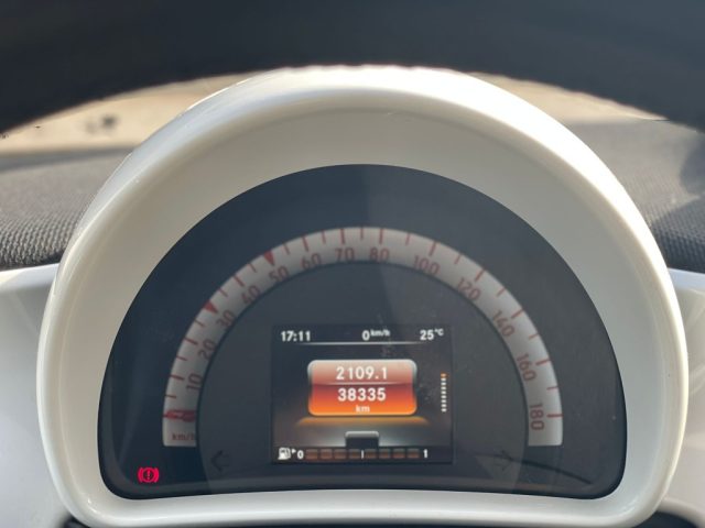 smart forFour 90 AUT. PASSION+UNICO PROP. +NAV.+GARANZ.TRE ANNI usato a CASERTA