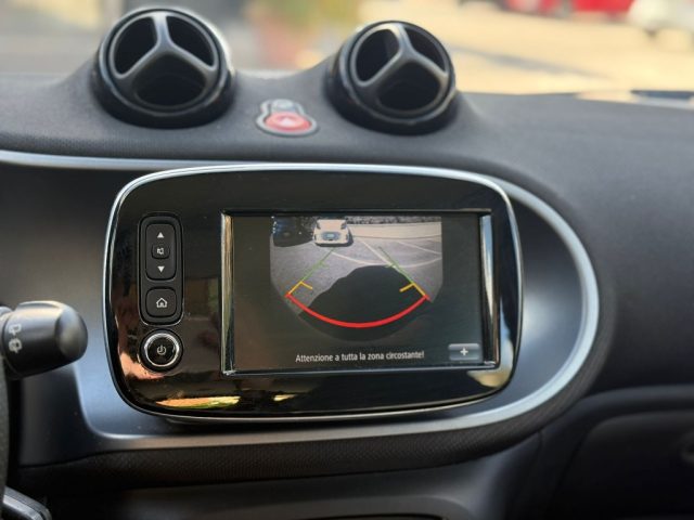 smart forFour 90 PRIME TWINAMIC +PELLE NERA +NAVIG.+PACK SPORT, del 2016, 73.951 km, in vendita a Caserta (CE)