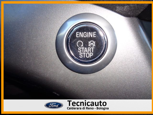 Ford Kuga 2.0 TDCI 150 CV S&S 4WD Titanium, del 2016, 186.021 km, in vendita a Calderara Di Reno (BO)