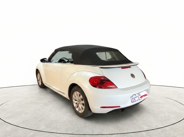 Volkswagen Maggiolino Cabrio 1.2 TSI Design - foto 3 di 4