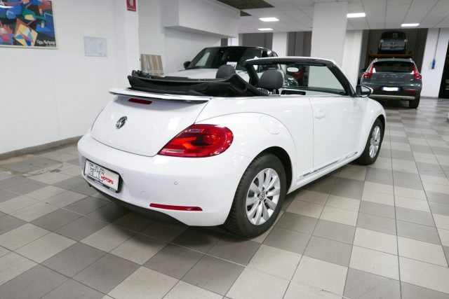 Volkswagen Maggiolino Cabrio 1.2 TSI Design - foto 4 di 4