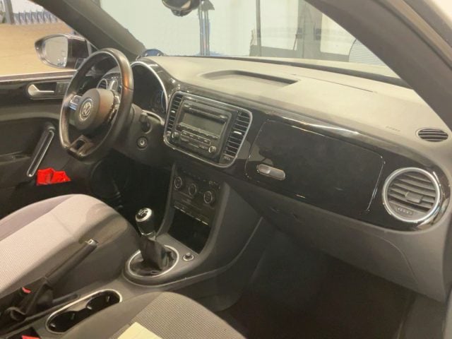 Volkswagen Maggiolino Cabrio 1.2 TSI Design - foto 4 di 4