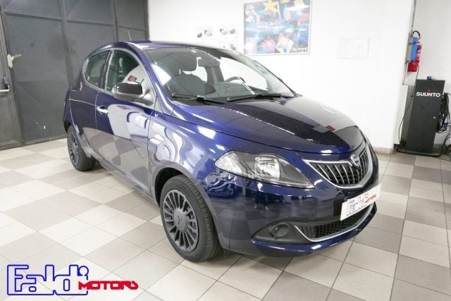 Lancia Ypsilon 1.0 FireFly 5 porte S&S Hybrid Ecochic Silver, del 2021, 16.000 km, in vendita a Firenze (FI)