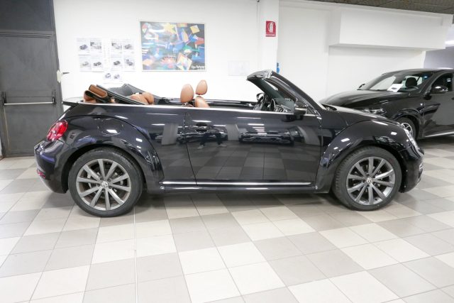 Volkswagen Maggiolino Cabrio 2.0 TDI DSG Design BlueMotion Technology - foto 2 di 4