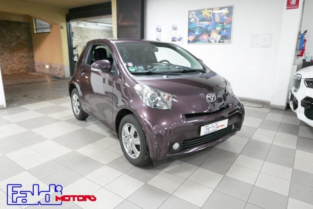 Toyota iQ 1.0 Sol, del 2010, 40.000 km, in vendita a Firenze (FI)