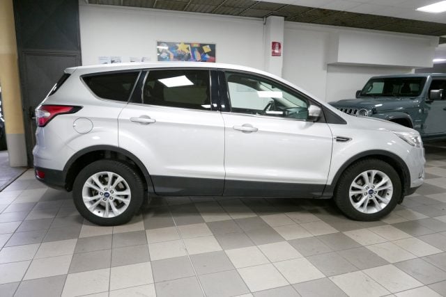 Ford Kuga 1.5 TDCI 120 CV S&S 2WD Powershift Edition - foto 3 di 4