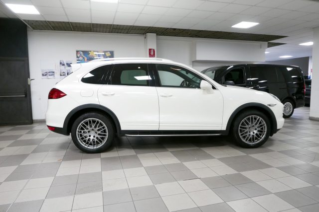 Porsche Cayenne 3.0 Diesel - foto 3 di 4