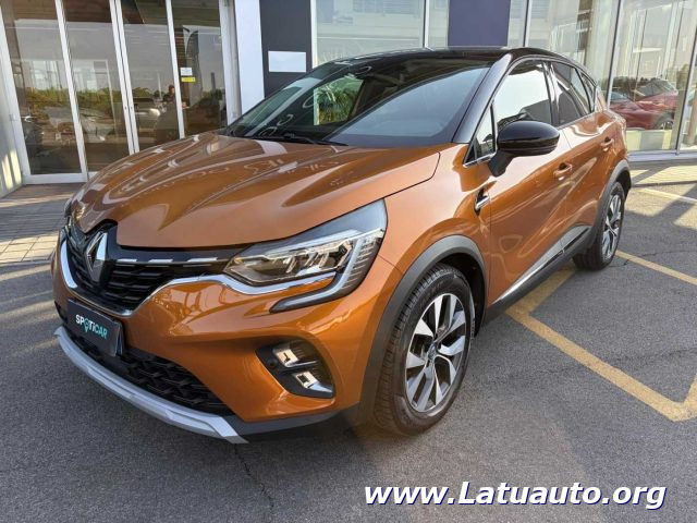 Renault Captur 1.6 E-Tech phev Intens 160cv auto - foto 2 di 4