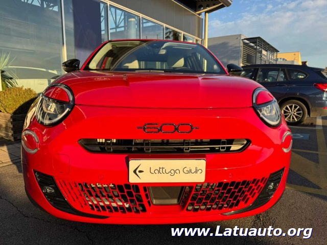 Fiat 600 Hybrid 110 CV DCT MHEV La Prima - foto 2 di 4