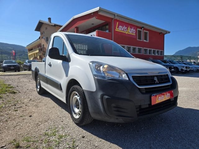 Peugeot Partner pickup usato a LAVIS
