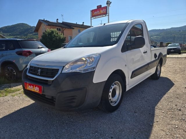 Peugeot Partner pickup - foto 2 di 4