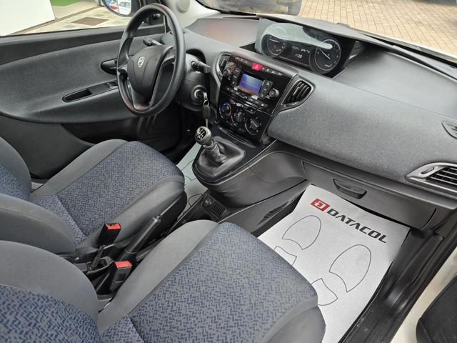 Lancia Ypsilon 1.0 FireFly 5 porte S&S Hybrid - foto 3 di 4