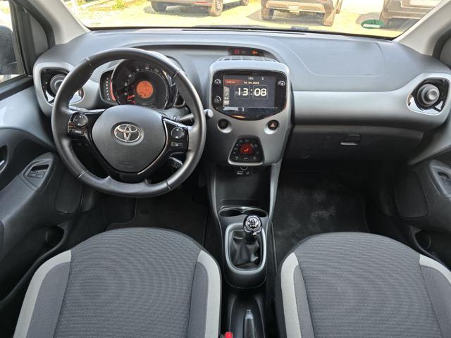 Toyota Aygo Connect 1.0 VVT-i 72 CV 5 porte x-play TeamD Sky, del 2021, 32.051 km, in vendita a Lavis (TN)