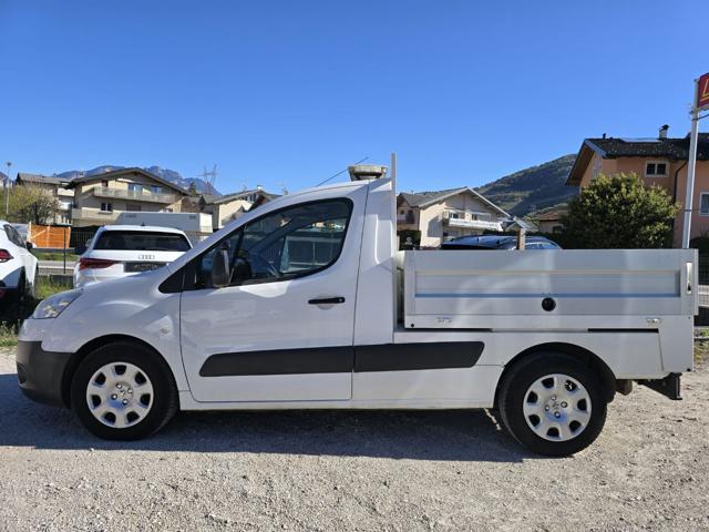Peugeot Partner 1.6 8V e-HDi 90CV CASSONATO - RIBALTABILE usato a LAVIS