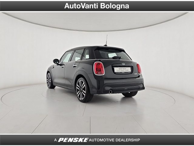 MINI Mini 5 porte 5p 1.5 Cooper Essential auto - foto 4 di 4