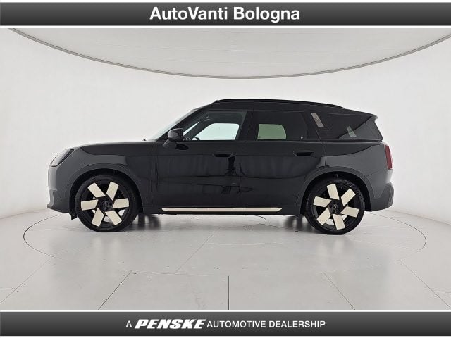 MINI Countryman All-Electric E Favoured - foto 3 di 4