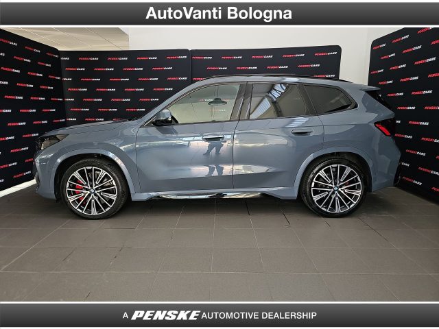 BMW iX1 xDrive 30 MSport Pro - foto 3 di 4