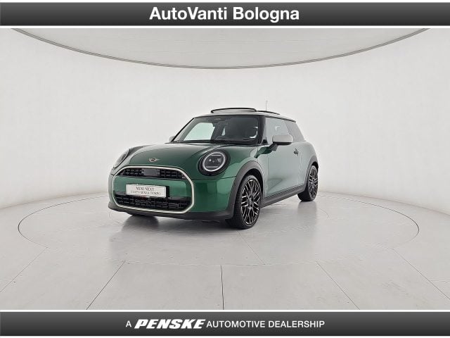 MINI Cooper Mini 3p 1.5 C Favoured auto, del 2024, 32.507 km, in vendita a Granarolo Dell?emilia (BO)