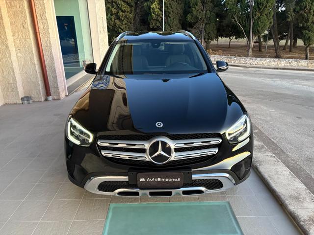 Mercedes-Benz GLC 300 de 4Matic Plug-in hybrid Sport. - foto 2 di 4