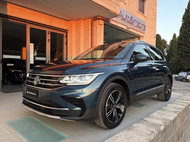 Volkswagen Tiguan 2.0 TDI 150 CV SCR DSG Elegance VIRTUAL usato a CAROVIGNO