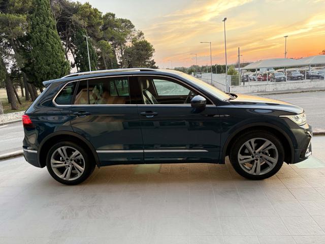 Volkswagen Tiguan 2.0 TDI 150 CV SCR DSG R-Line LUCI AMBIENTE - foto 4 di 4
