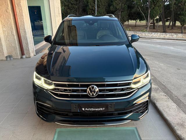 Volkswagen Tiguan 2.0 TDI 150 CV SCR DSG R-Line LUCI AMBIENTE - foto 2 di 4