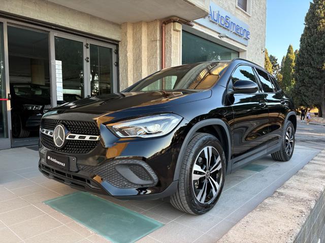 Mercedes-Benz GLA 250 e phev hybrid EQ Sport Plus Night Pack, del 2023, 87.543 km, in vendita a Carovigno (BR)