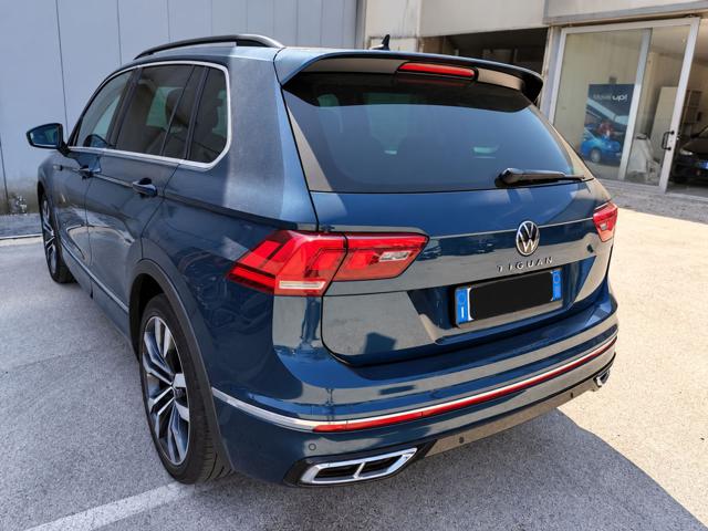 Volkswagen Tiguan 2.0 TDI 150 CV SCR DSG R-Line CERCHI DA 20'' - foto 4 di 4