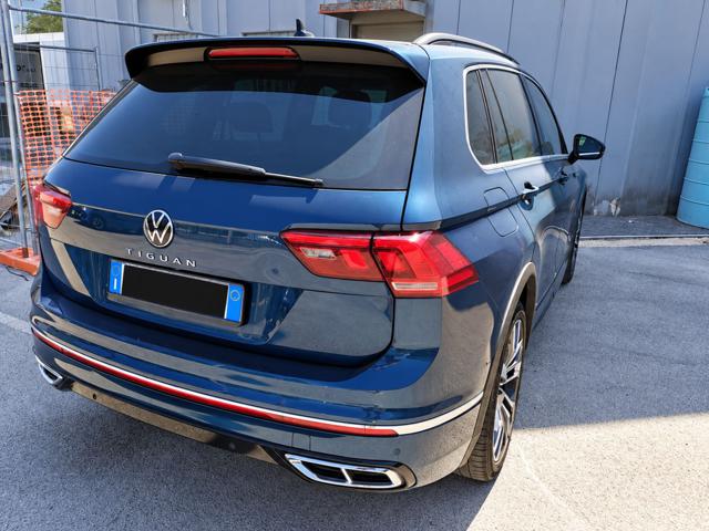 Volkswagen Tiguan 2.0 TDI 150 CV SCR DSG R-Line CERCHI DA 20'' - foto 3 di 4