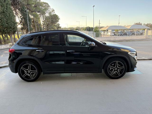 Mercedes-Benz GLA 180 d Automatic Premium Pack Night - foto 4 di 4