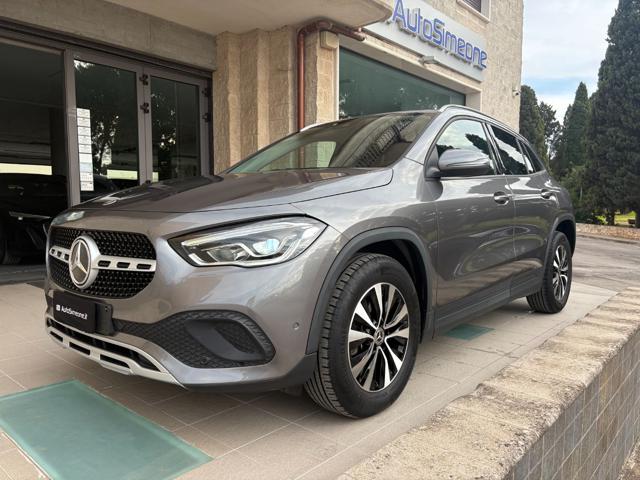 Mercedes-Benz GLA 180 d Automatic Business Extra, del 2022, 85.323 km, in vendita a Carovigno (BR)