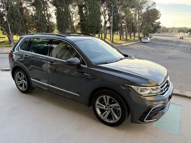 Volkswagen Tiguan 2.0 TDI 150 CV SCR DSG R-Line - foto 3 di 4