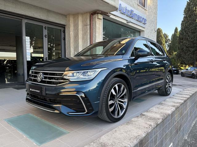 Volkswagen Tiguan 2.0 TDI 150 CV SCR DSG R-Line CERCHI DA 20'', del 2022, 97.523 km, in vendita a Carovigno (BR)