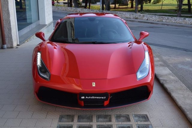 Ferrari 488 GTB PACK CARBONIO SOLLEVATORE IVA ESPOSTA - foto 2 di 4