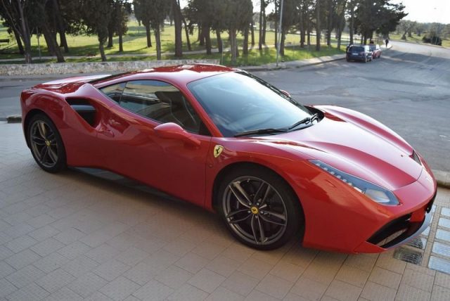 Ferrari 488 GTB PACK CARBONIO SOLLEVATORE IVA ESPOSTA - foto 3 di 4
