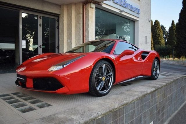 Ferrari 488 GTB PACK CARBONIO SOLLEVATORE IVA ESPOSTA usato a CAROVIGNO