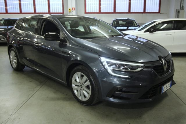 Renault Megane Sporter Blue dCi 115 CV EDC Equilibre - foto 3 di 4