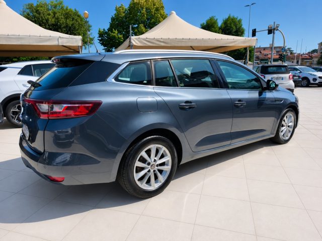 Renault Megane Sporter dCi 8V 110 CV Energy R-Link Navi - foto 4 di 4