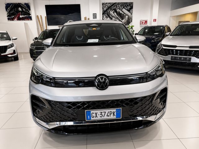 Volkswagen Tiguan R-Line DSG 2.0 TDI 150 CV Alcantara Aziendale - foto 3 di 4