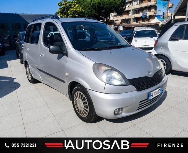 Toyota Yaris Verso 1.3i 16V Ok Neopatentati, del 2001, 159.500 km, in vendita a Firenze (FI)